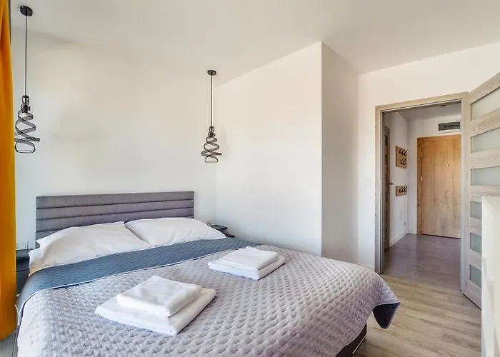 Yellow Z Parkingiem 18 C Perlowa Przystan - * Kolobrzeg