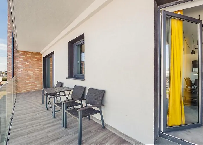 Yellow Z Parkingiem 18 C Perlowa Przystan - Apartment *